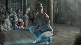 <i>Hill House</i> vs. <i>Bly Manor</i>: Mike Flanagan Explains the Differences in His <i>Haunting</i> Shows